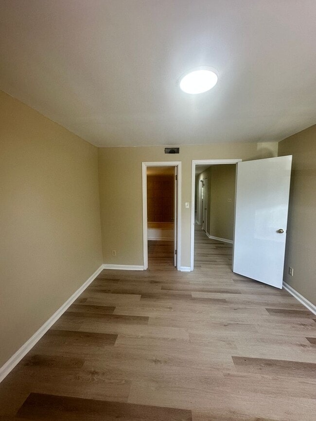 Building Photo - 2 Bedroom/2 Bath Townhome in Valdosta