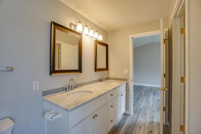 Building Photo - BEAUTIFUL FOUR BEDROOM LOCATED IN THE SHERWOOD SUB DIVISION