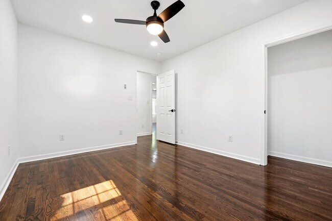 Building Photo - Charming, thoughtfully renovated 2 bed/1 bath in Northgate Park!