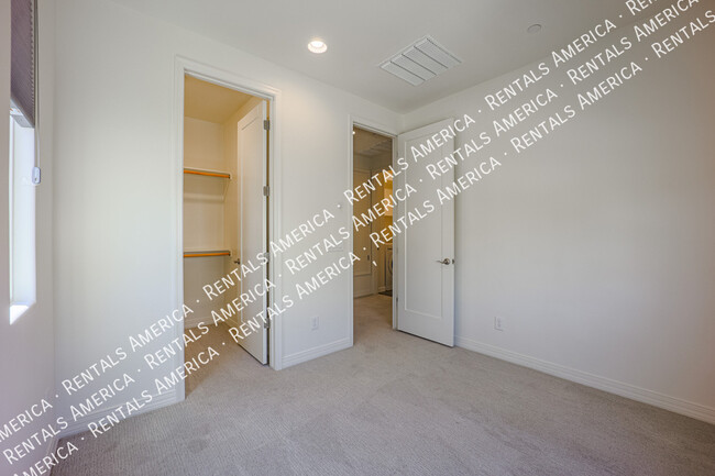 Building Photo - 7441 E Via De Luna Dr