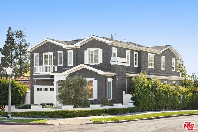 Primary Photo - 1401 Warner Ave