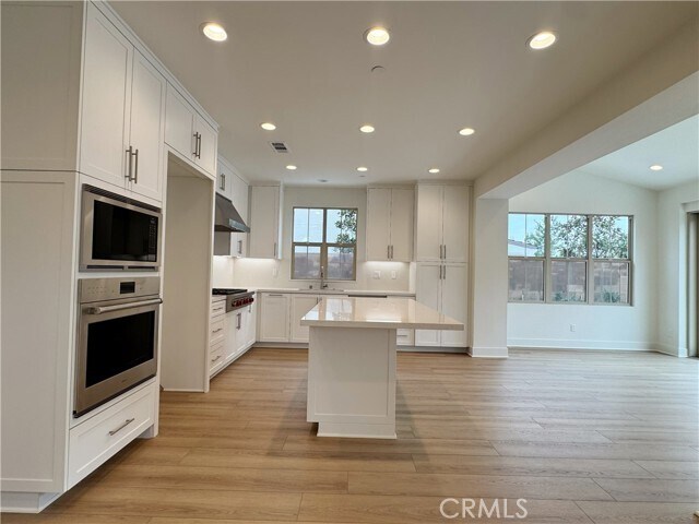 Building Photo - 173 Somera