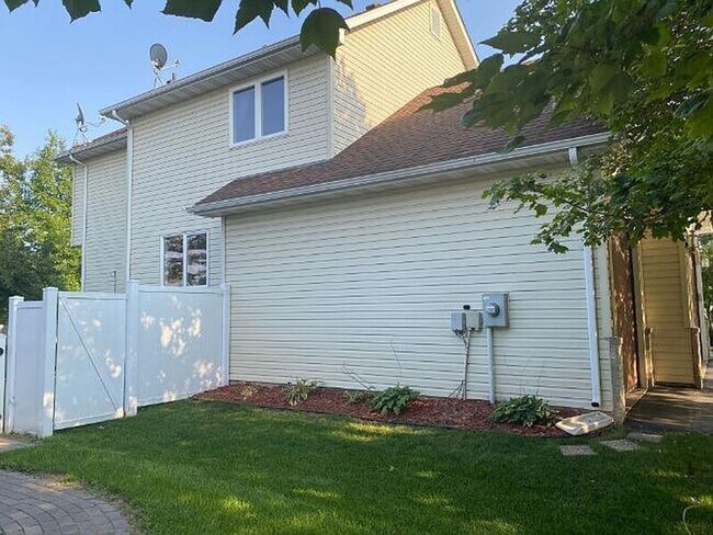 Building Photo - 1599 Coventry Ln