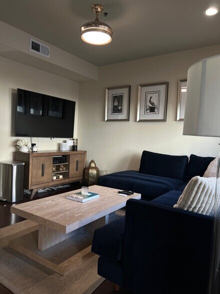 Building Photo - 19457 Surfset Dr