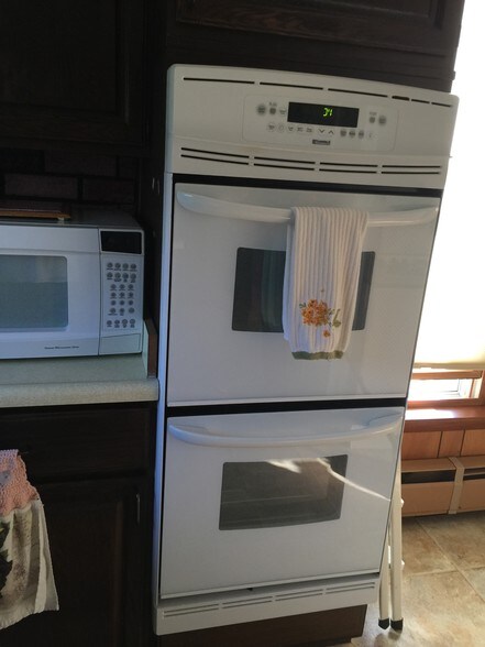 Kitchen - 4040 Monroe Rd