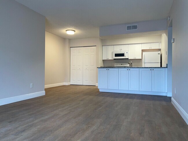 Building Photo - Mystic Gardens 5329-2905