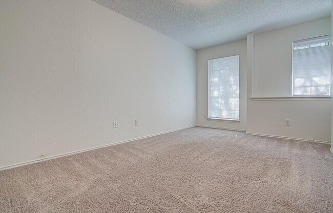 Building Photo - 8710 Piney Creek Bend