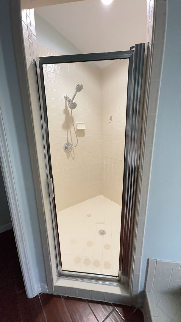 Building Photo - For Rent: A dazzling 5-bedroom, 3-bathroom...