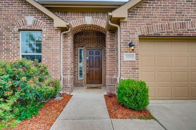 Building Photo - 2753 Calmwood Dr