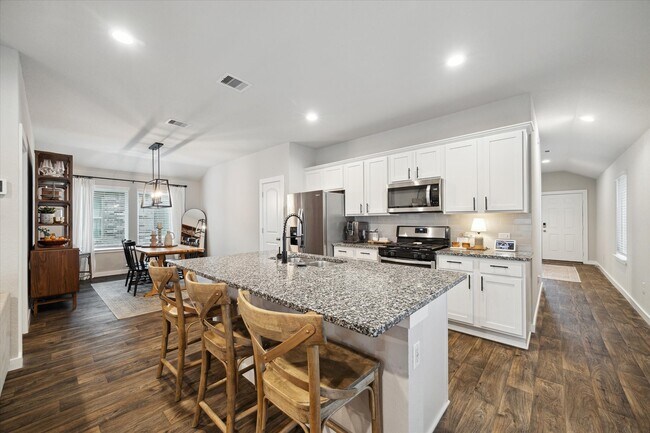 Building Photo - 9833 Gln Brk Ln
