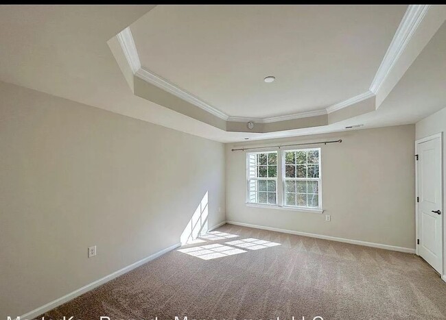 Building Photo - 801 Romeria Dr