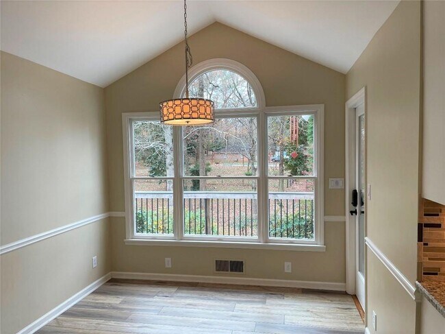 Building Photo - 1150 Falstaff Dr