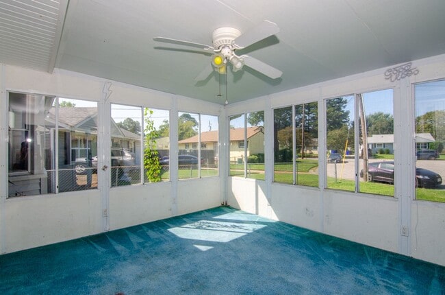 Building Photo - Precious Bungalow Home Rental in Norfolk!