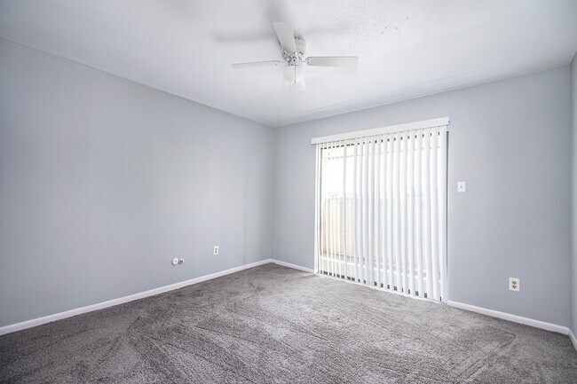Building Photo - 3085 Walnut Bend Ln