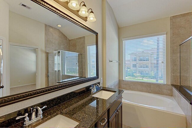 Building Photo - 12238 La Strada St