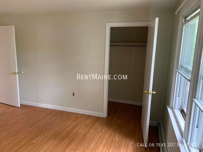 Building Photo - 21 Yale St