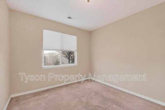 Building Photo - 8523 Waterford Pl NE