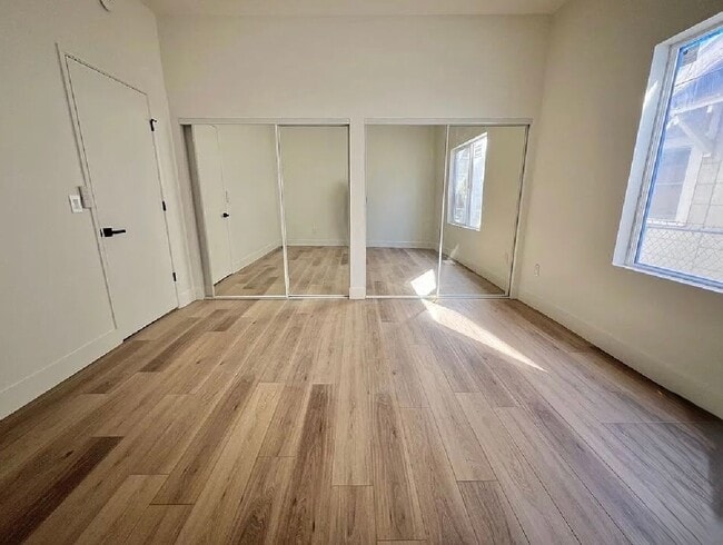 Building Photo - Beautiful Newly Remodeled HUGE 3 bedroom