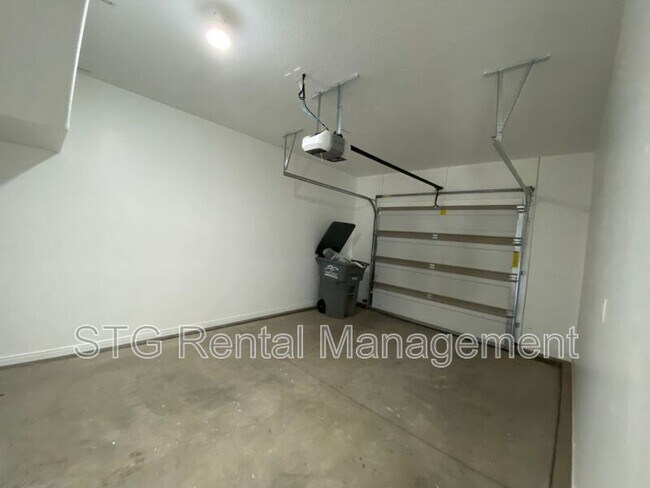 Building Photo - 290 W Buena Vista