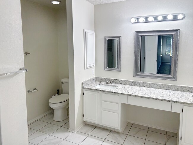 Building Photo - 16718 Stoney Glade