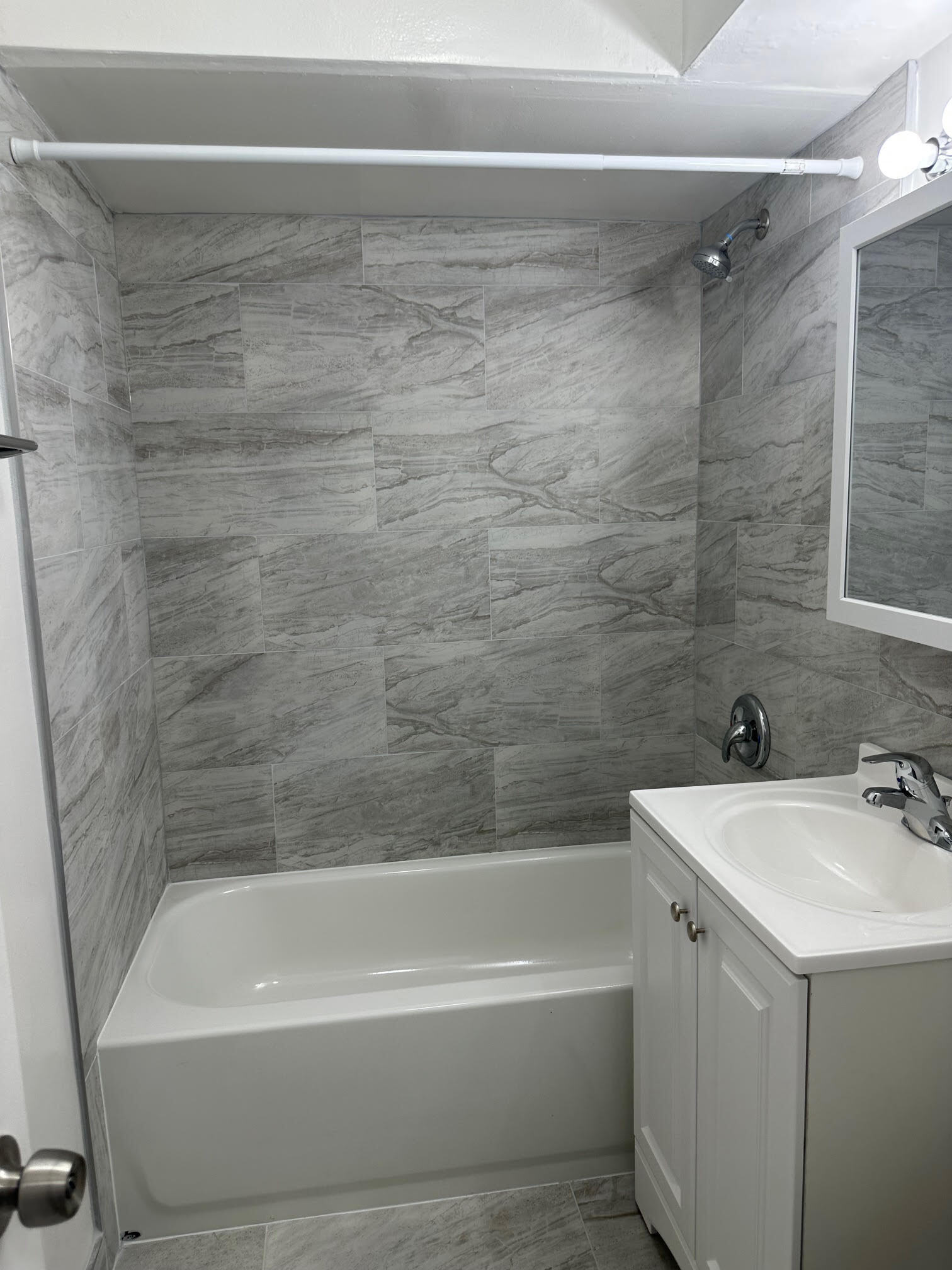 Building Photo - 1316 Carol St