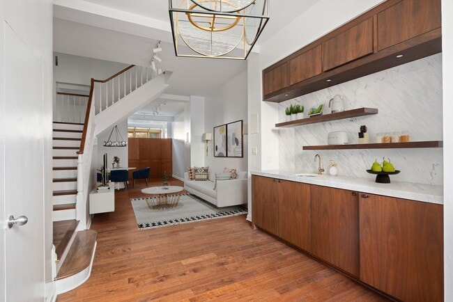 Building Photo - Incredible Rittenhouse Home
