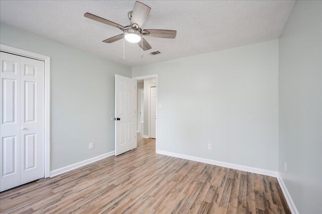 Building Photo - 511 Arlington Ct