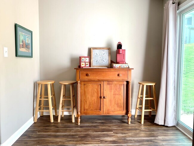 Building Photo - 364 Sam Houston Cir