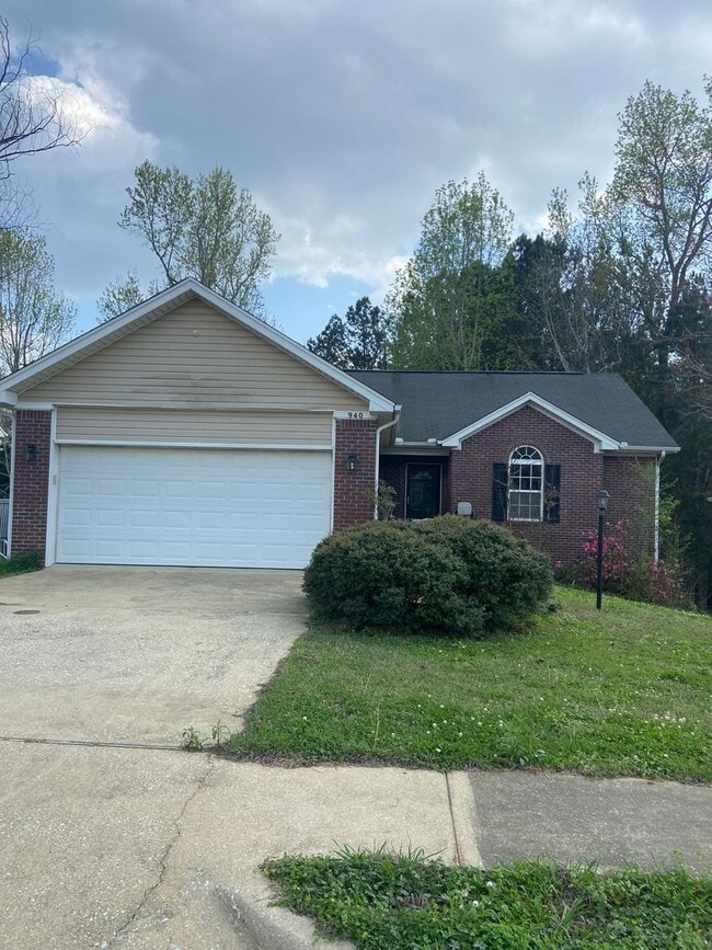 Building Photo - 940 Sandstone Ln