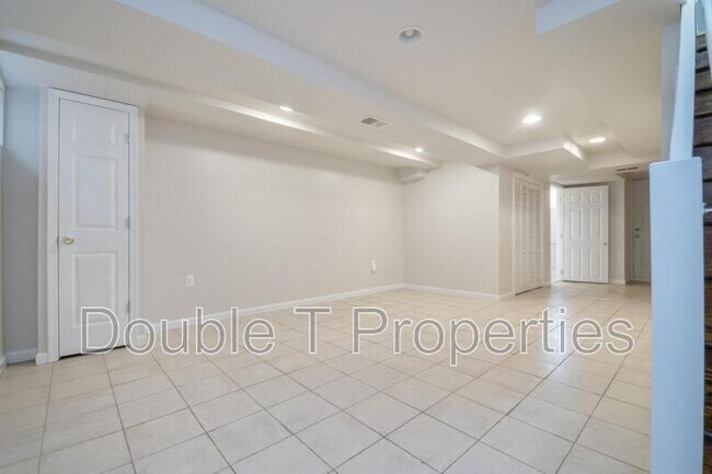 Building Photo - 3713 Elmora Ave