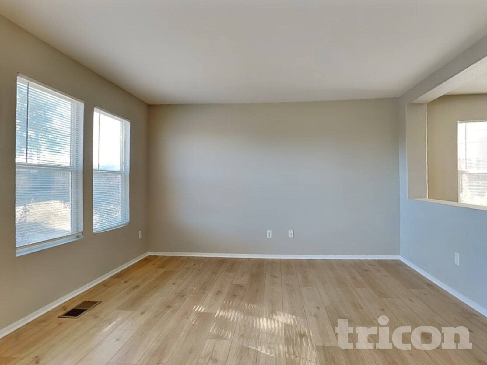 Building Photo - 9696 Canyon Meadows Dr
