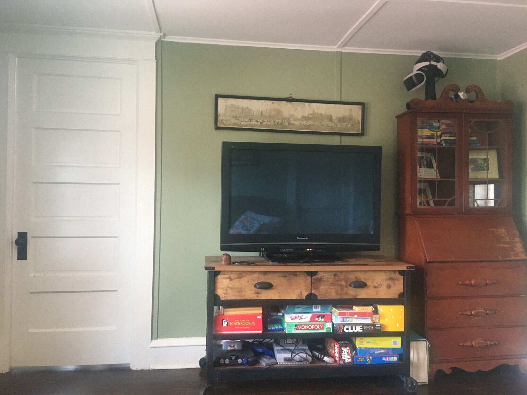 Building Photo - 1302 Hillside Ave