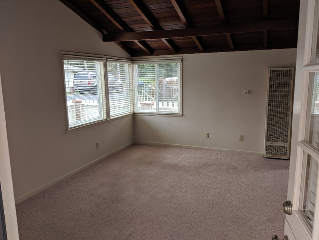 Building Photo - 236 Forest Park Ct