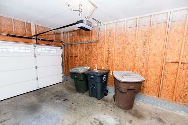 Building Photo - Charming 3Bed/2Bath house with 1 car garage in Greensboro