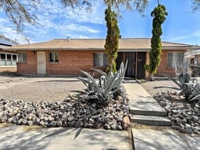 Building Photo - Charming 3-Bedroom Home in a Quiet Neighbo...