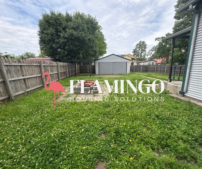 Building Photo - Large 3-Bedroom, 3-Bath Home with Plenty of Space!