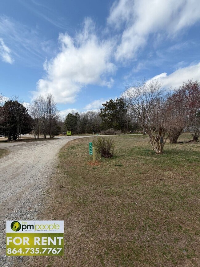 Building Photo - 134 Bennetts Bridge Rd