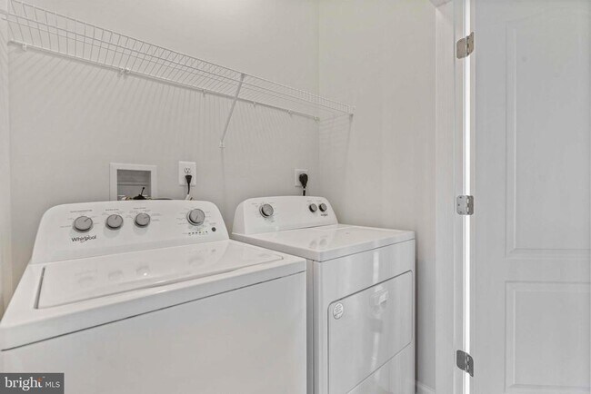 Building Photo - 5907 Garden Walk Dr