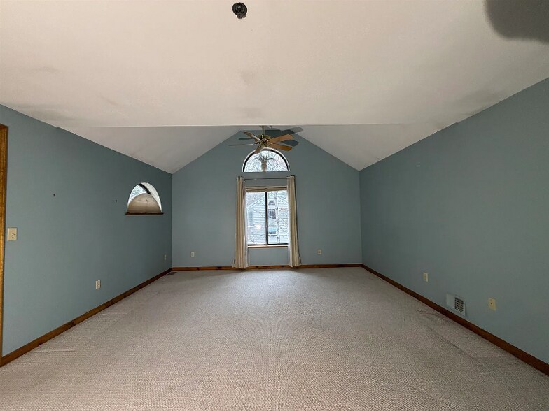 Building Photo - 17 Bayberry Dr