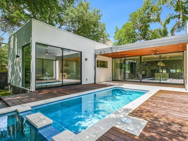 Building Photo - 1601 Barn Swallow Dr