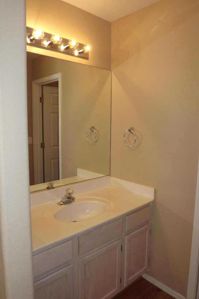 Building Photo - 13826 N Cambria Dr