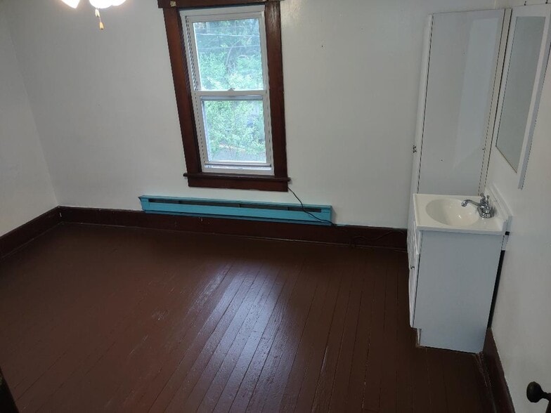 Building Photo - 33 Highland Ave