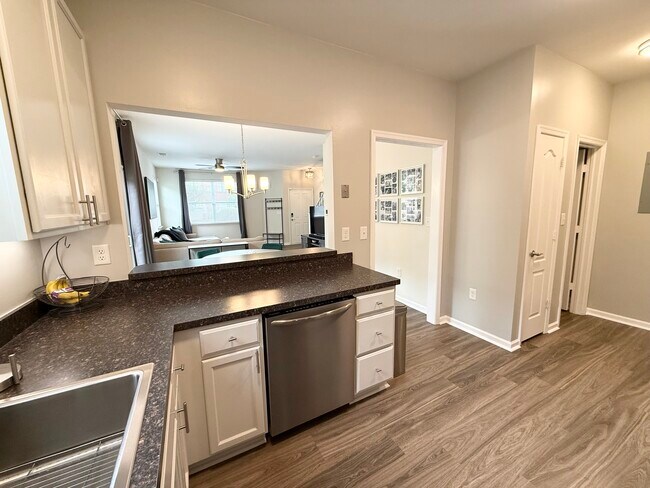 Building Photo - 410 Oakstone Trl