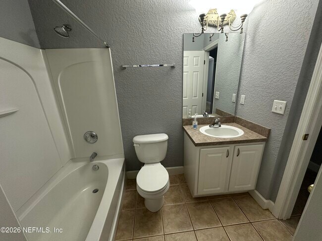 Building Photo - 1827 Lago Del Sur Drive