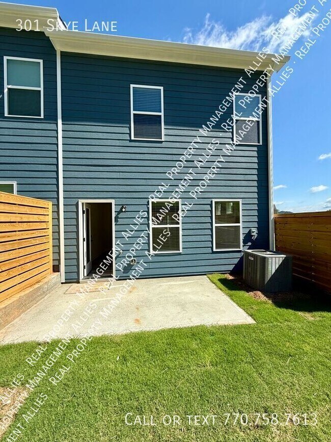 Building Photo - 301 Skye Ln