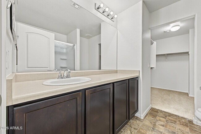 Building Photo - 6135 E Paradise Ln