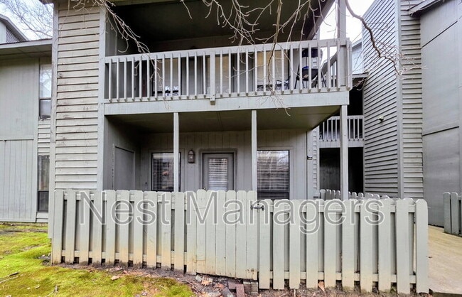 Building Photo - 1861 Tryon Dr