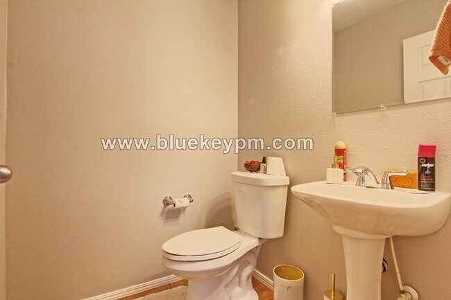 Building Photo - 20669 NW Painted Mountain Dr