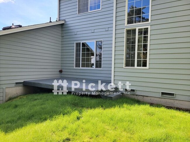 Building Photo - Lovely 3 Bedroom Ridgetop Townhome