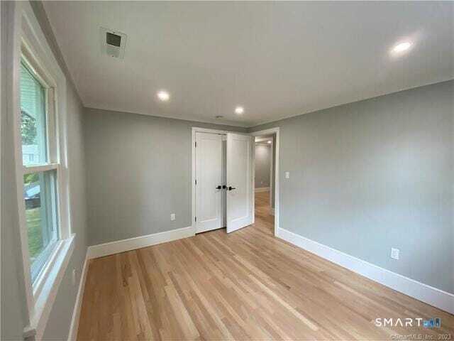 Building Photo - 10 Donohue Dr